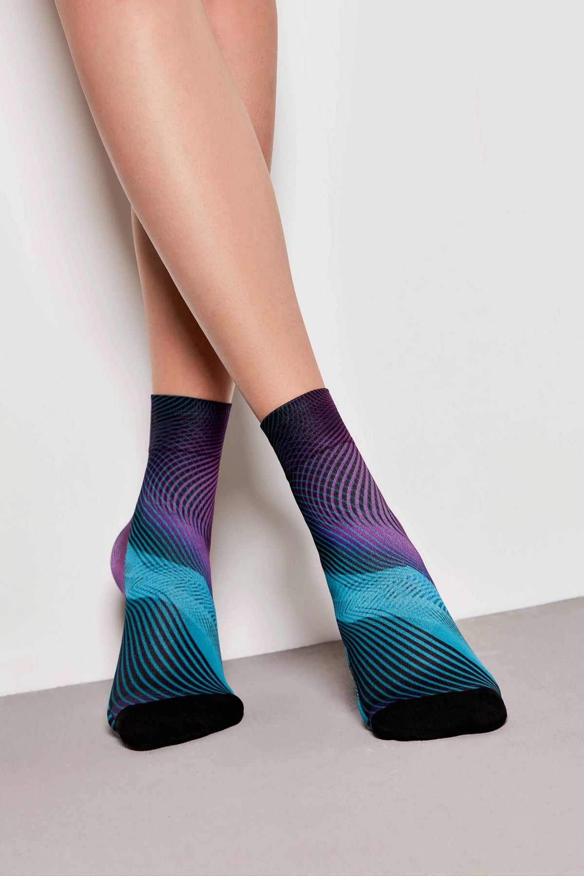 Socks Conte Fantasy 907 - "Hologram" Pattern