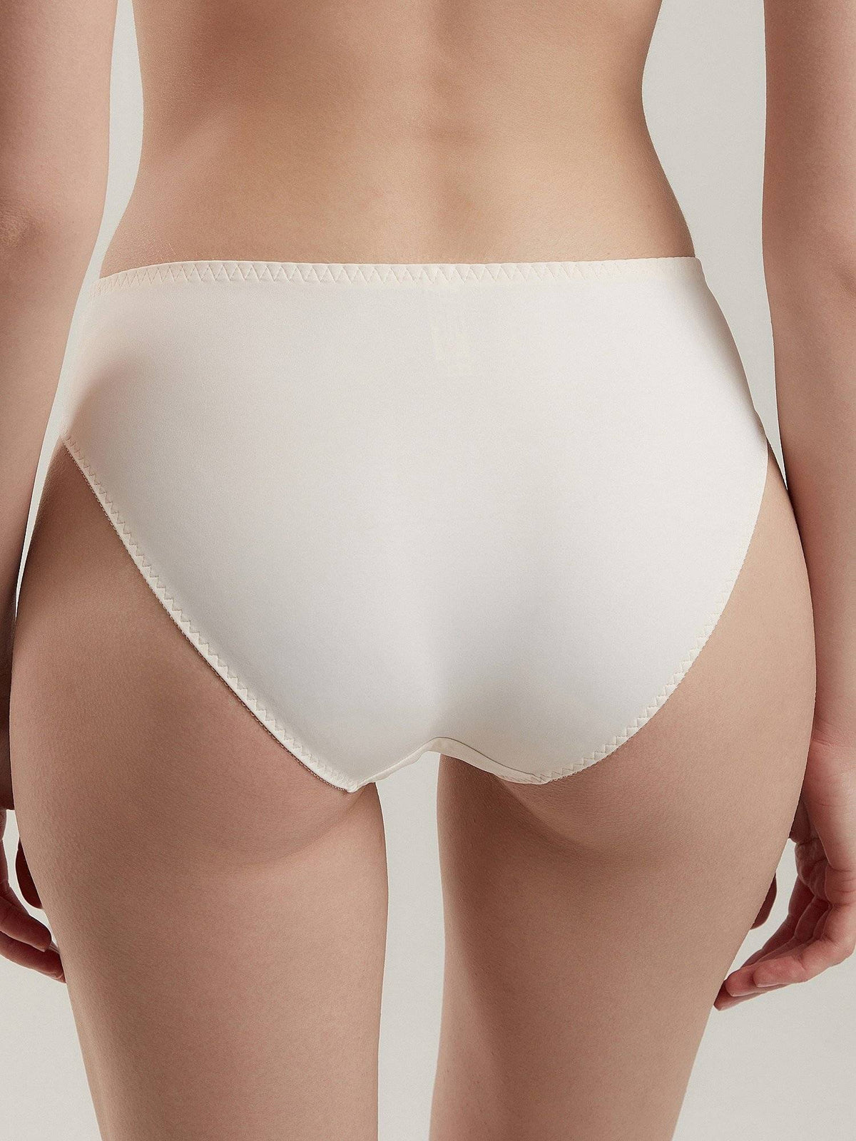 Panties Conte Aura RP3080 - Slip With a Mid-Rise Waistline